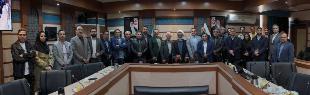 نشست صنعتگران زنجیره فولاد کشور روز چهارشنبه ۲۱ آبان ۱۴۰۴، با حضور آیتالله عبدالحسین خسروپناه، دبیر شورای عالی انقلاب فرهنگی