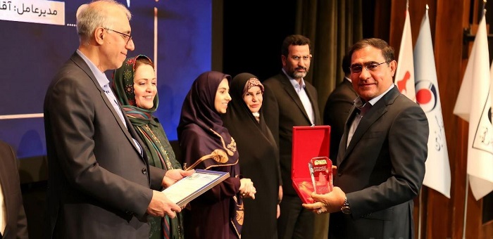 تندیس طلایی چهارمین جایزه مسئولیت اجتماعی به فولاد خوزستان رسید