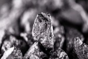 سنگ معدن « نیوبوبائوتیت»